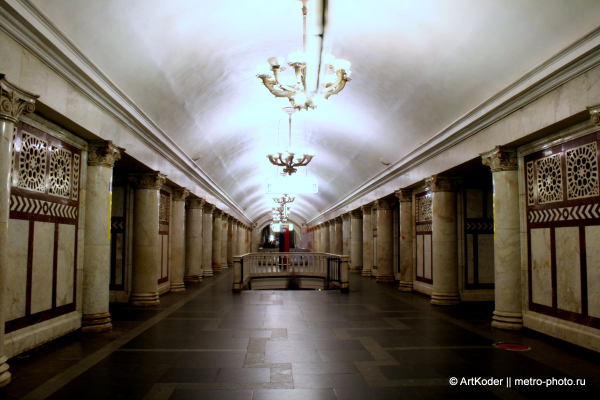 Вестибюль станции метрополитена «Семеновская»