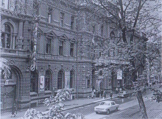 Фотограия фасада восстановленного почтамта в Одессе 1978 года